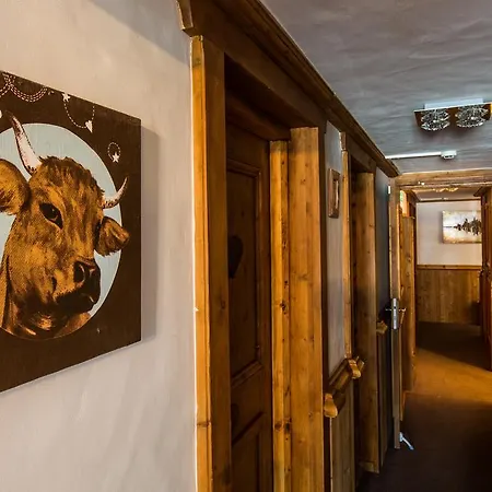 Hotel Les Monts Charvin 3*