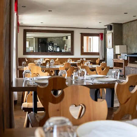 Hotel Les Monts Charvin