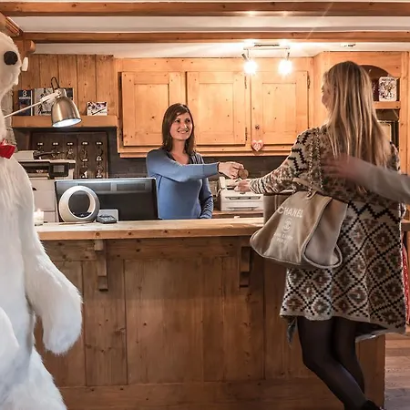 Hotel Les Monts Charvin