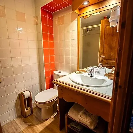 Les Monts Charvin Hotel 3*