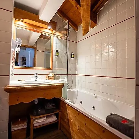 Les Monts Charvin Hotel