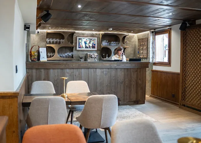 Les Monts Charvin Hotel 3*