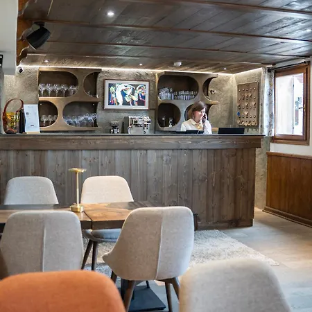 Les Monts Charvin Hotel 3*