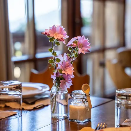 Les Monts Charvin Hotel Courchevel