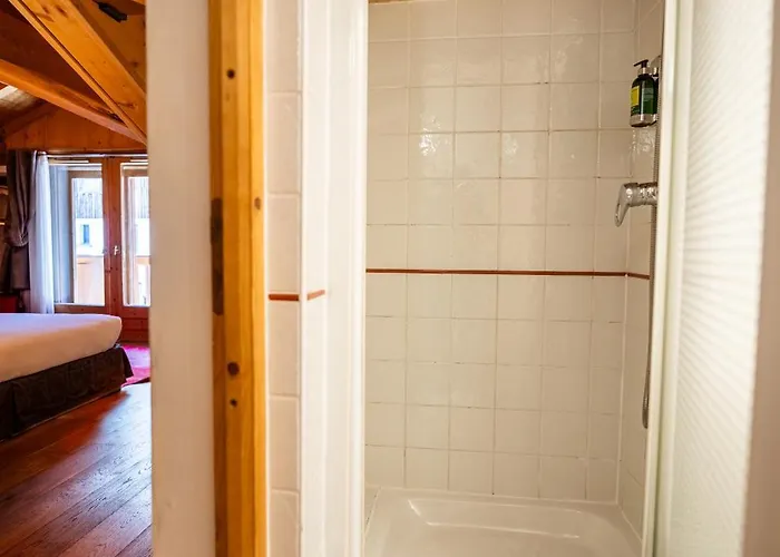 Les Monts Charvin 3*